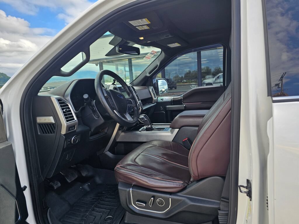 Used 2016 Ford F150 Platinum w/ Equipment Group 701A Luxury AWD/4WD image 17