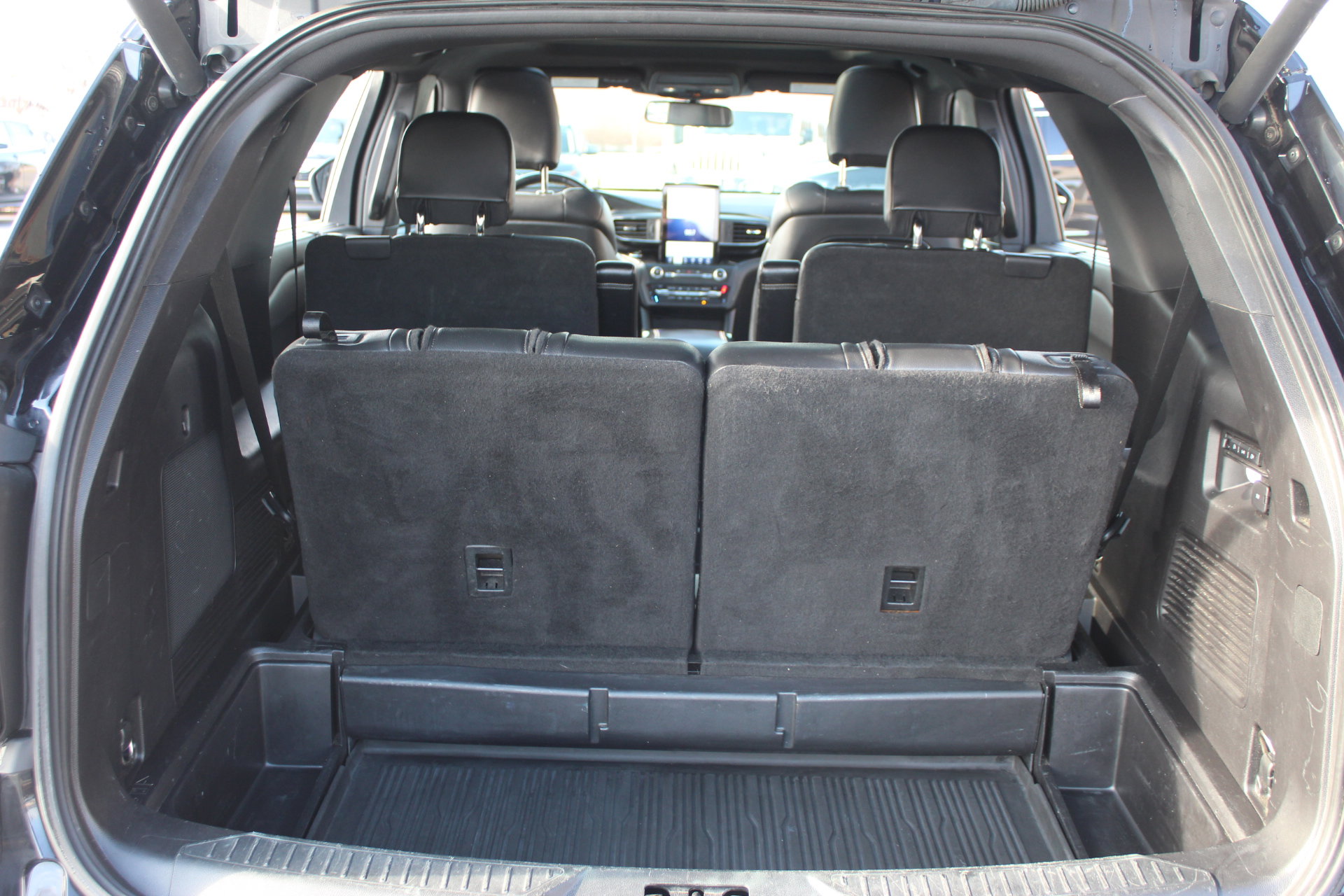 Used 2020 Ford Explorer ST w/ ST Street Pack image 33