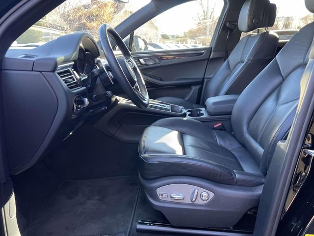 Certified 2023 Porsche Macan AWD/4WD image 4