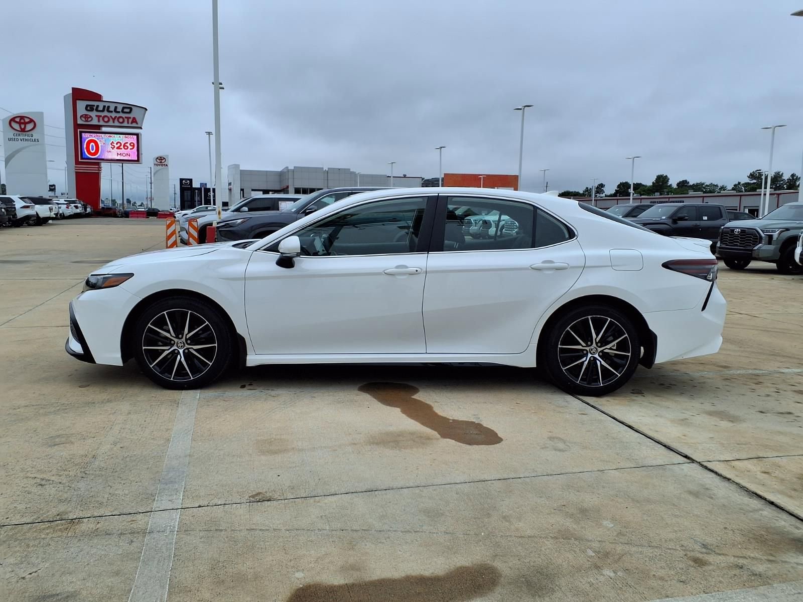 Certified 2024 Toyota Camry SE FWD image 8