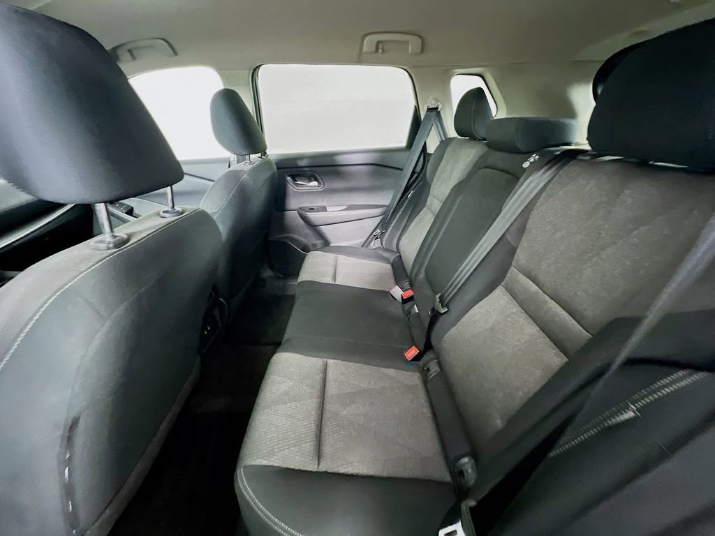 Used 2024 Nissan Rogue SV image 21