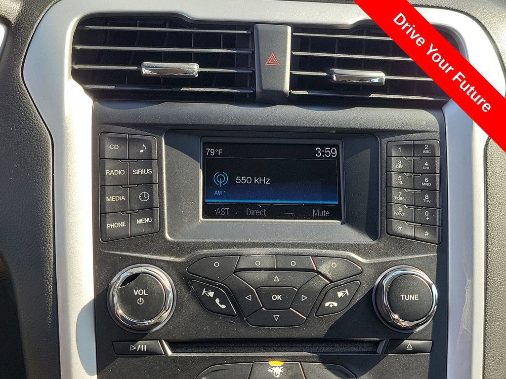 Used 2015 Ford Fusion SE FWD image 10