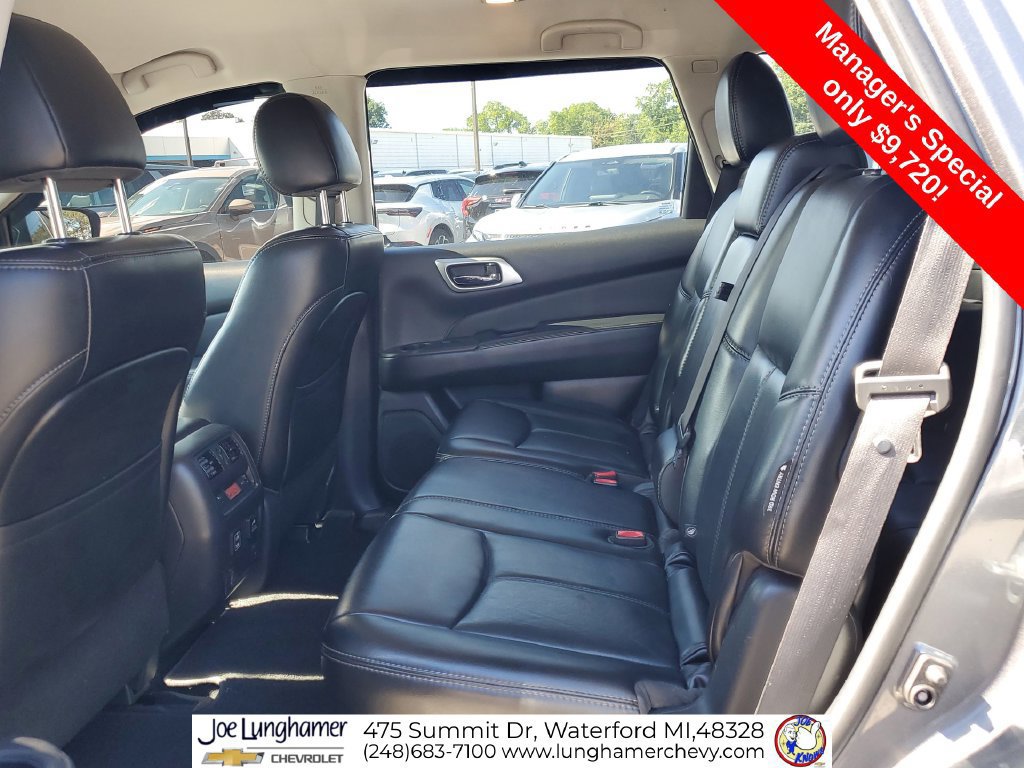 Used 2018 Nissan Pathfinder SL w/ Midnight Edition Package AWD/4WD image 25