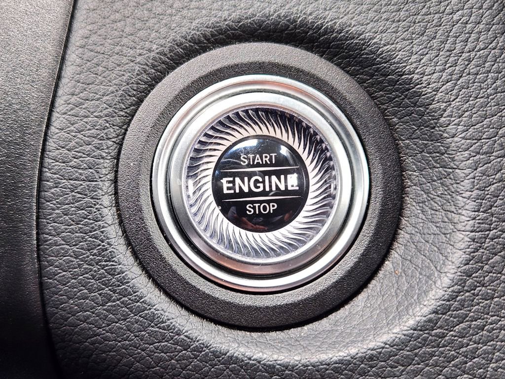 Used 2020 Mercedes-Benz GLC 300 4MATIC image 19