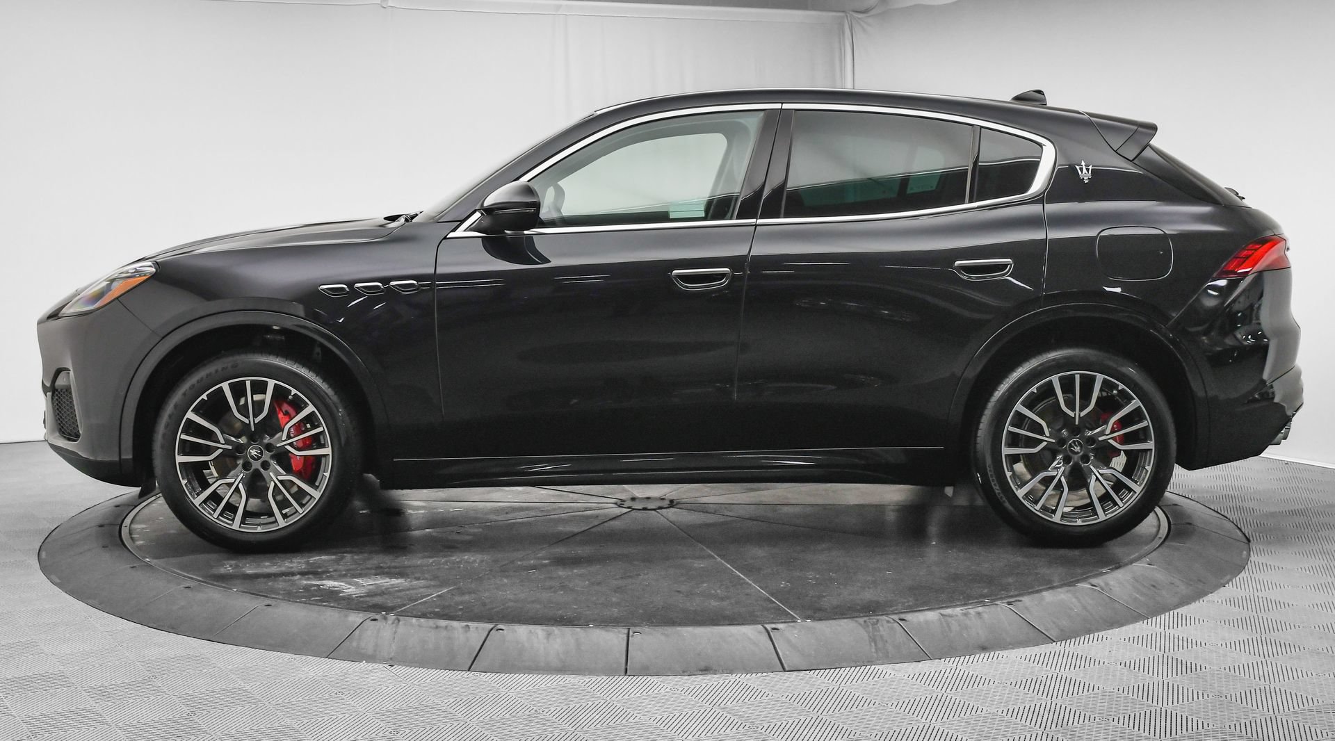 New 2025 Maserati Grecale GT AWD/4WD image 4