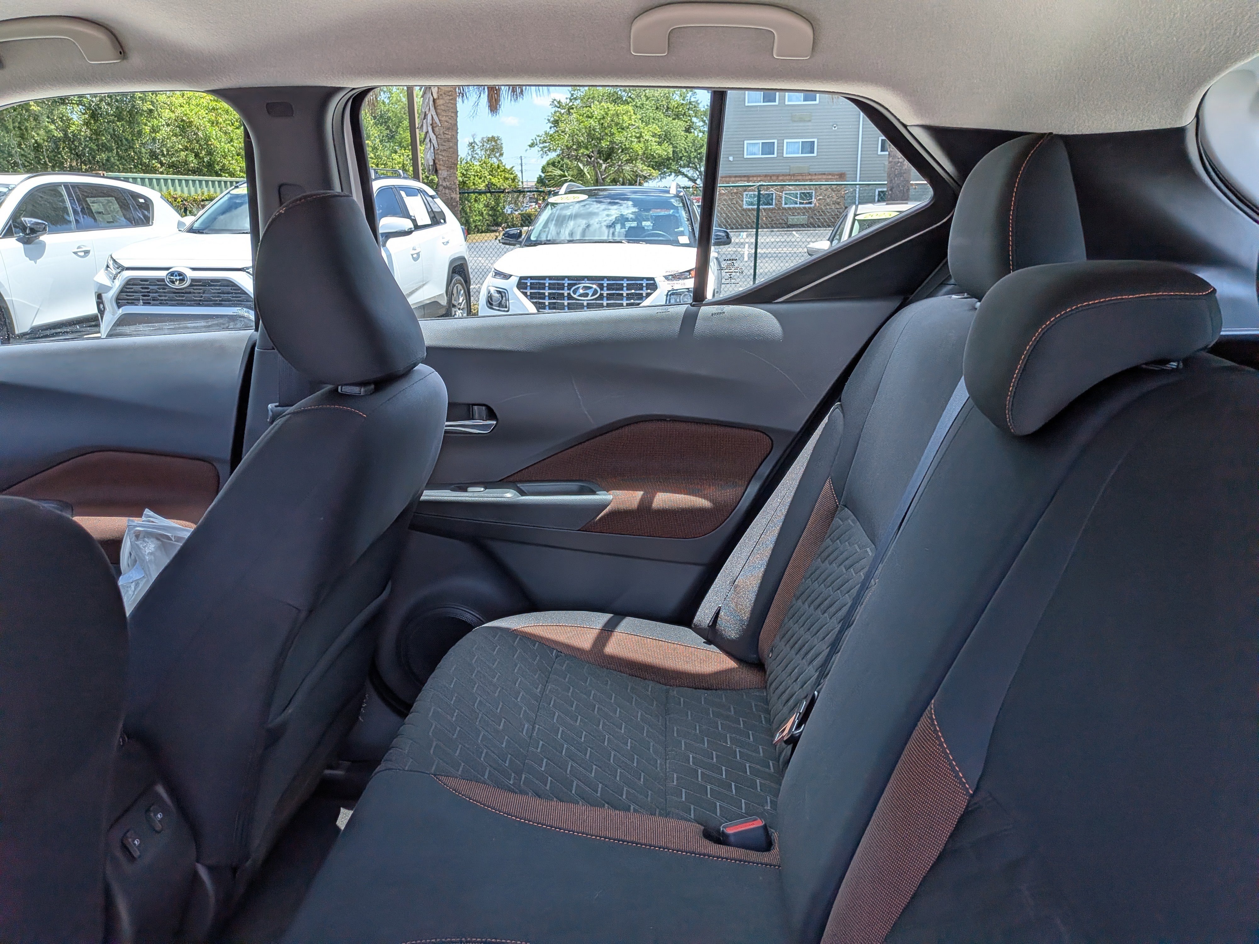 Used 2022 Nissan Kicks SR w/ Interior Electronics Package FWD image 14