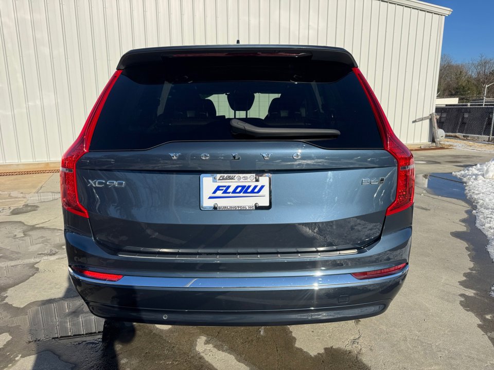 Used 2024 Volvo XC90 B6 Ultimate w/ Protection Package Premier image 18