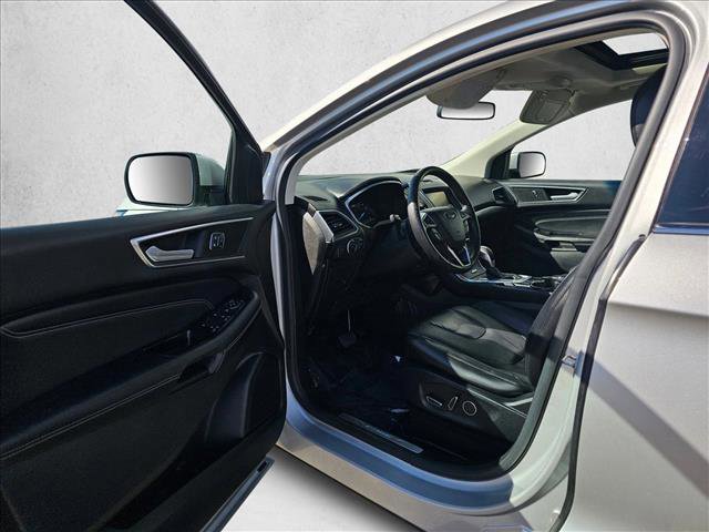 Used 2015 Ford Edge Titanium w/ Equipment Group 301A AWD/4WD image 18