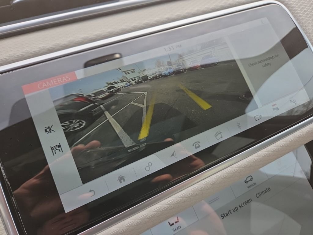 Used 2019 Land Rover Range Rover Velar R-Dynamic SE image 30