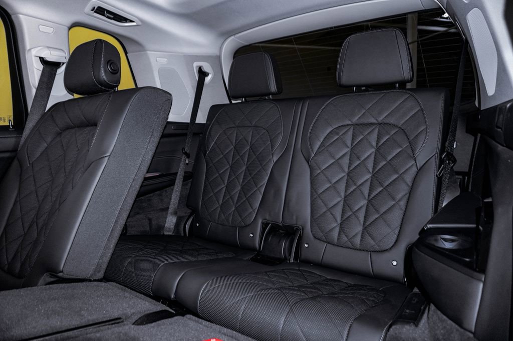 Used 2024 BMW X7 xDrive40i image 18