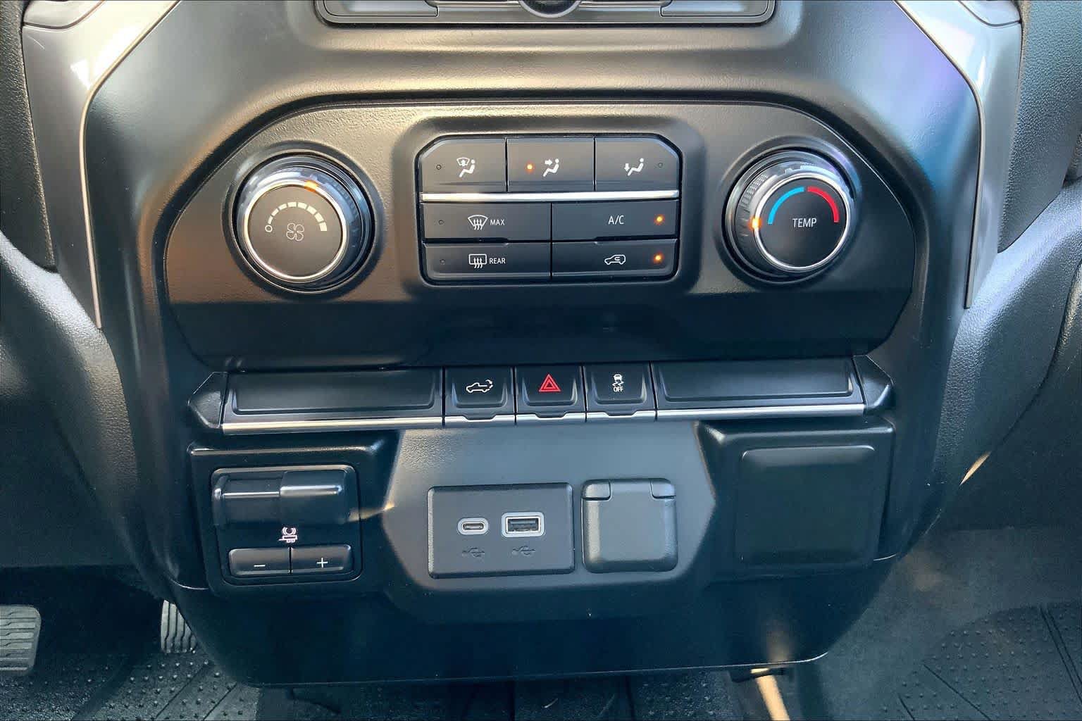 Used 2021 Chevrolet Silverado 2500 Custom w/ Custom Value Package AWD/4WD image 34