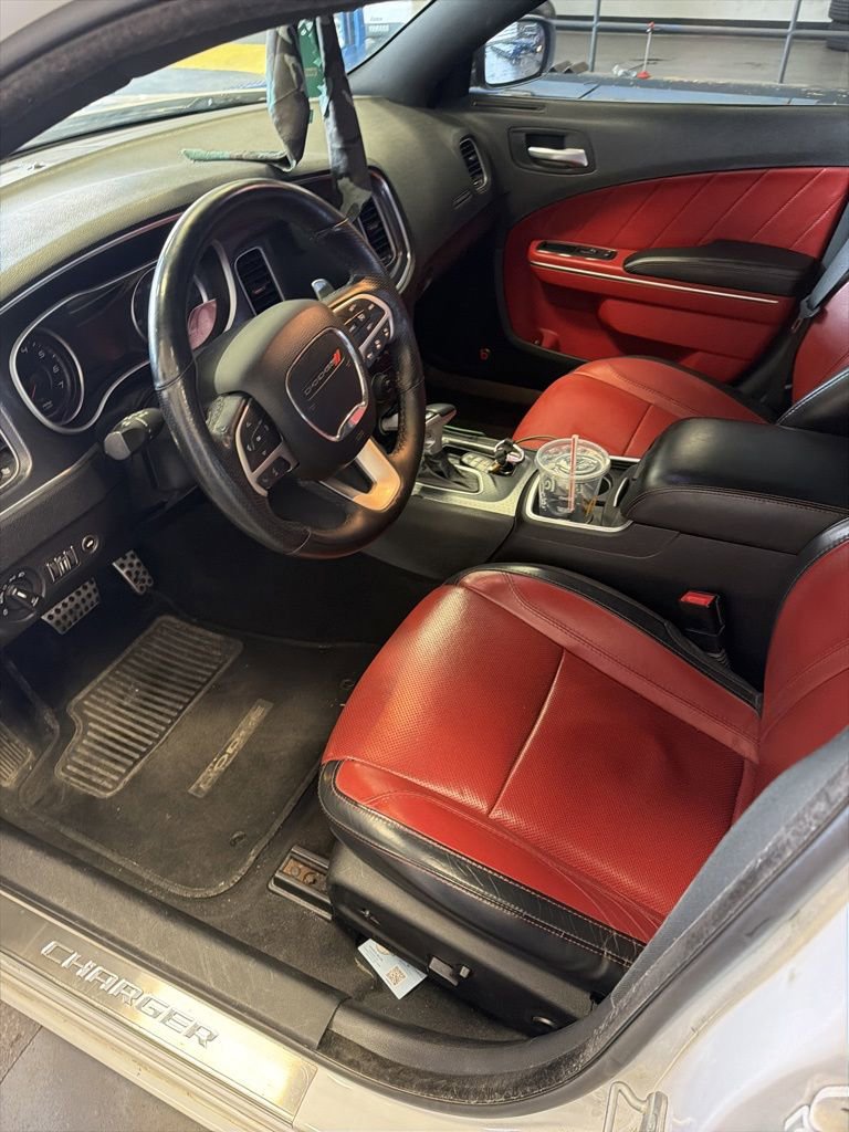 Used 2016 Dodge Charger SXT w/ Premium Group RWD image 2