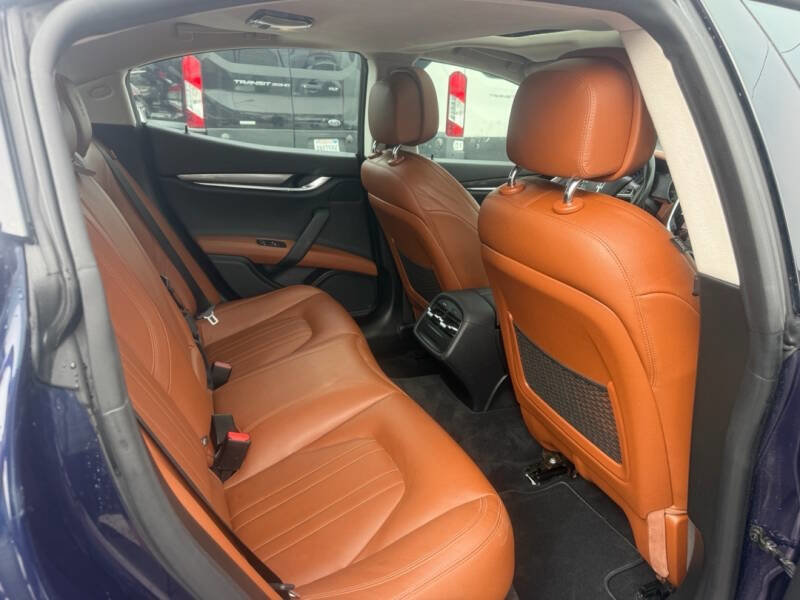 Used 2021 Maserati Ghibli S Q4 AWD/4WD image 11