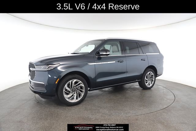 Used 2025 Lincoln Navigator Reserve image 3