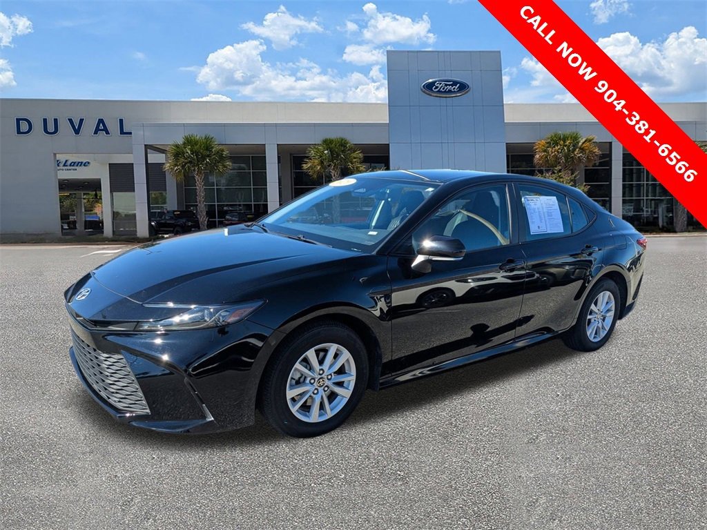 Used 2025 Toyota Camry LE image 8