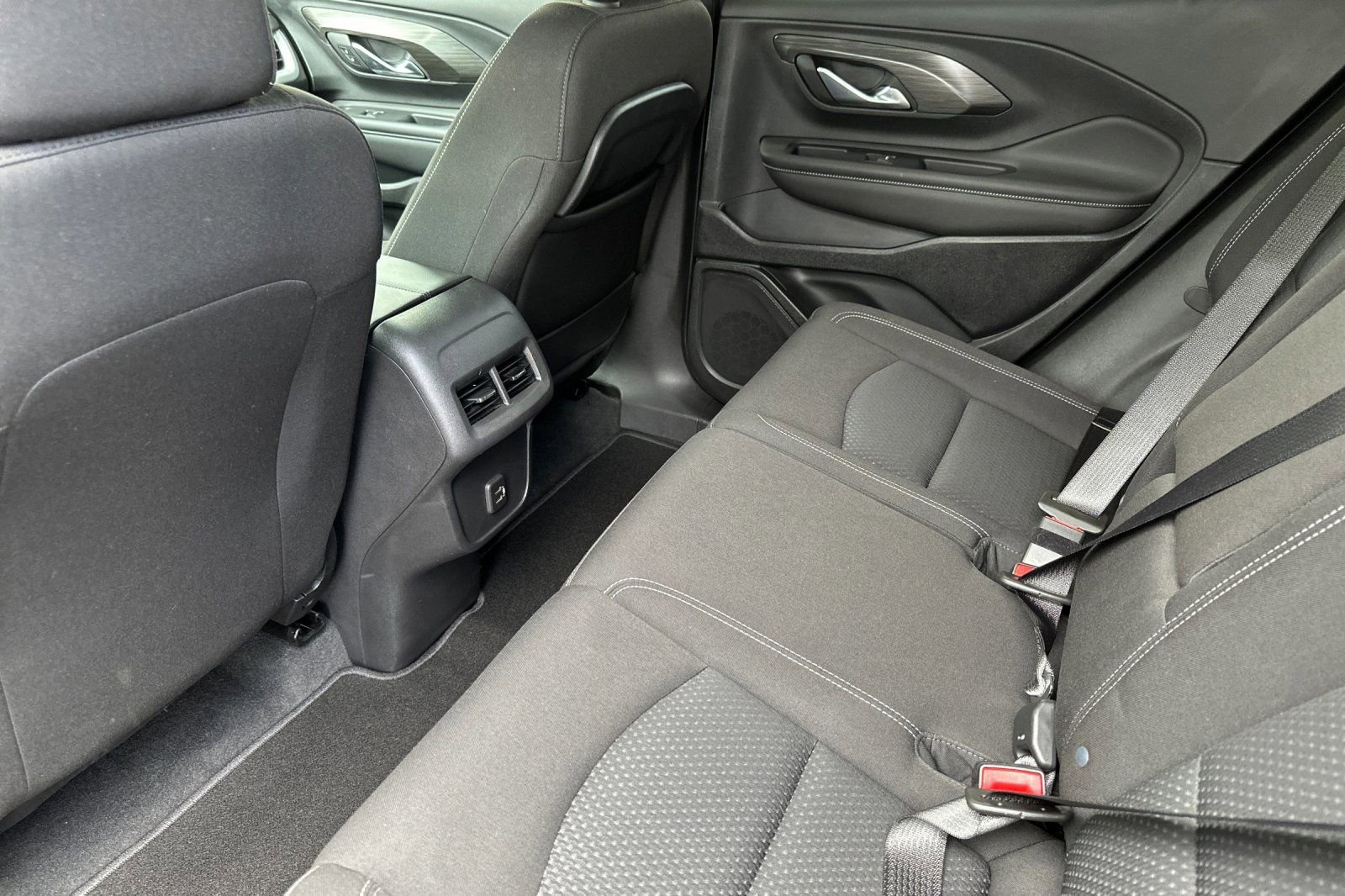 Used 2022 GMC Terrain SLE w/ Driver Convenience Package FWD image 13