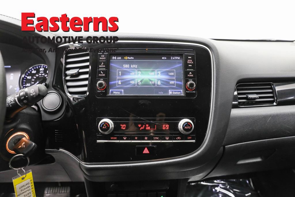 Used 2020 Mitsubishi Outlander ES image 12