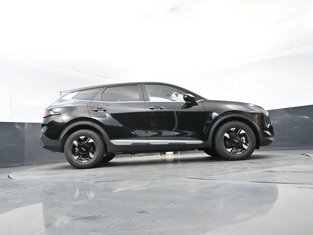New 2026 Kia Sportage LX FWD image 17