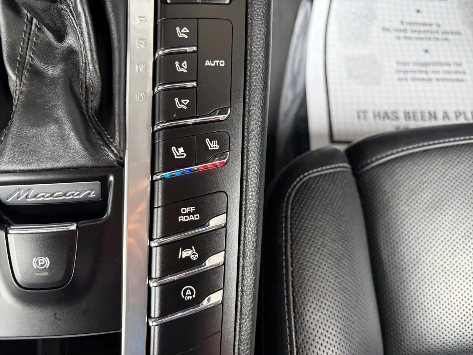 Used 2017 Porsche Macan Turbo AWD/4WD image 26