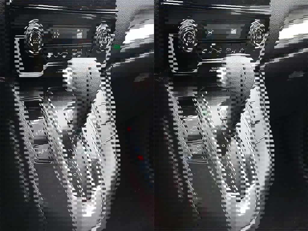 Used 2018 Honda CR-V LX image 12