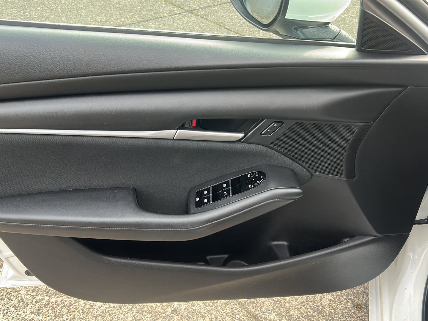 Used 2022 MAZDA MAZDA3 s image 10