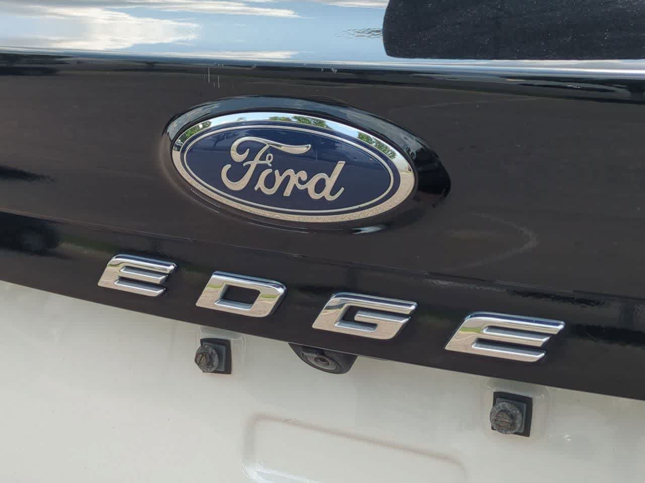 Used 2022 Ford Edge Titanium w/ Equipment Group 301A AWD/4WD image 12