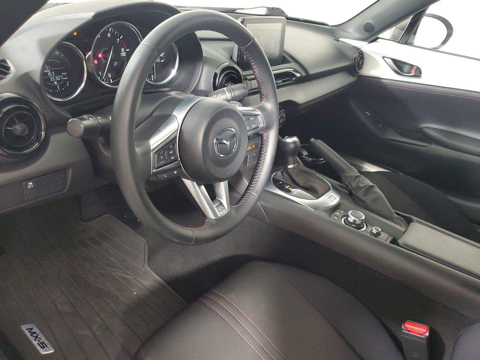 Used 2019 MAZDA MX-5 Miata Club RWD image 17