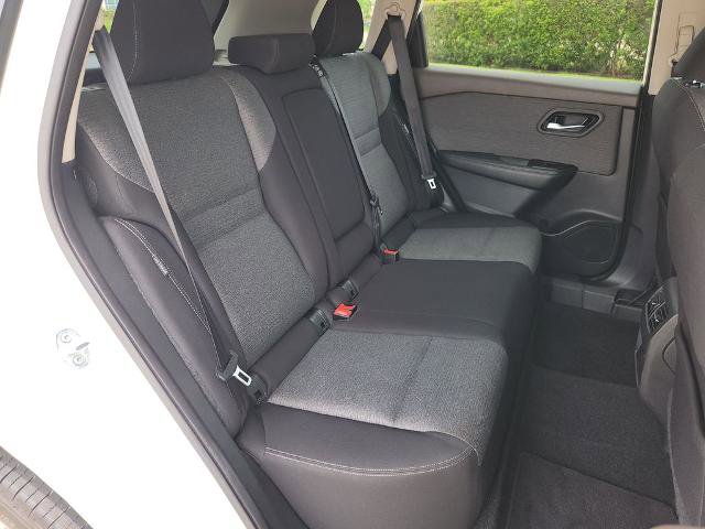 Certified 2021 Nissan Rogue SV FWD image 14