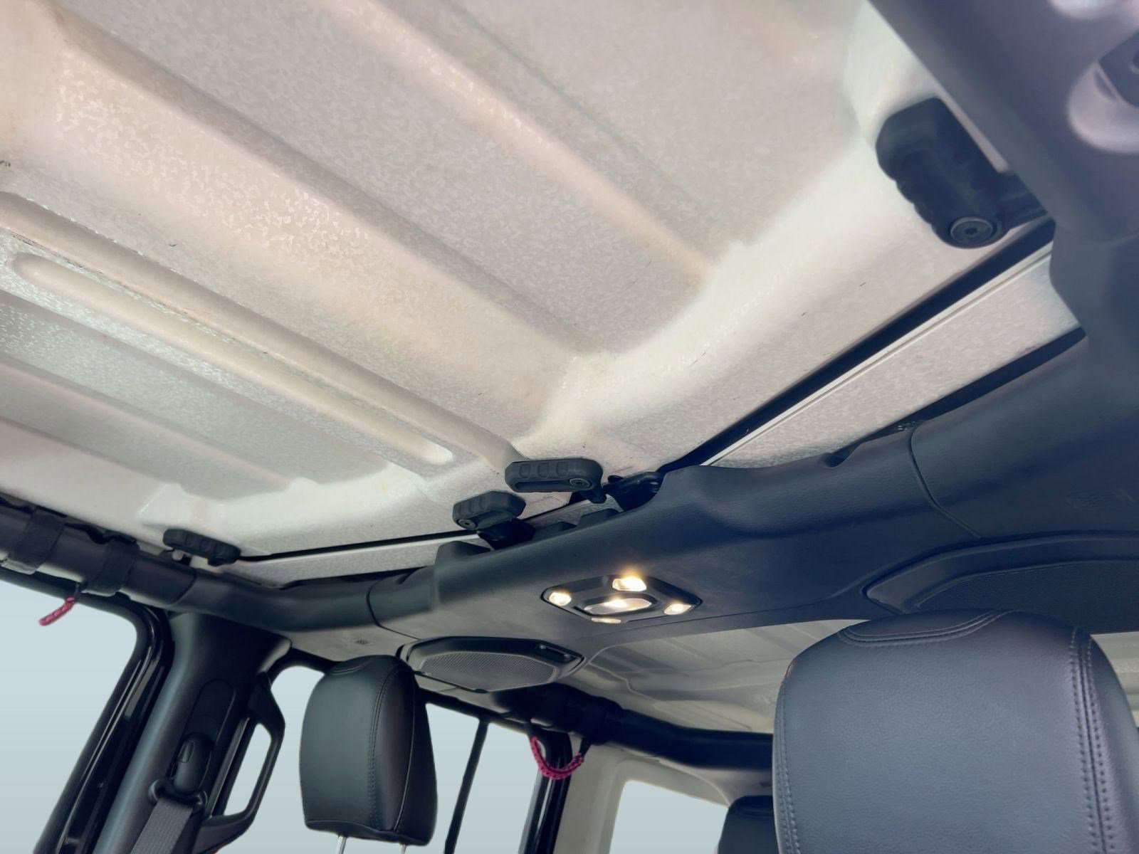 Used 2019 Jeep Wrangler Unlimited Sahara image 15