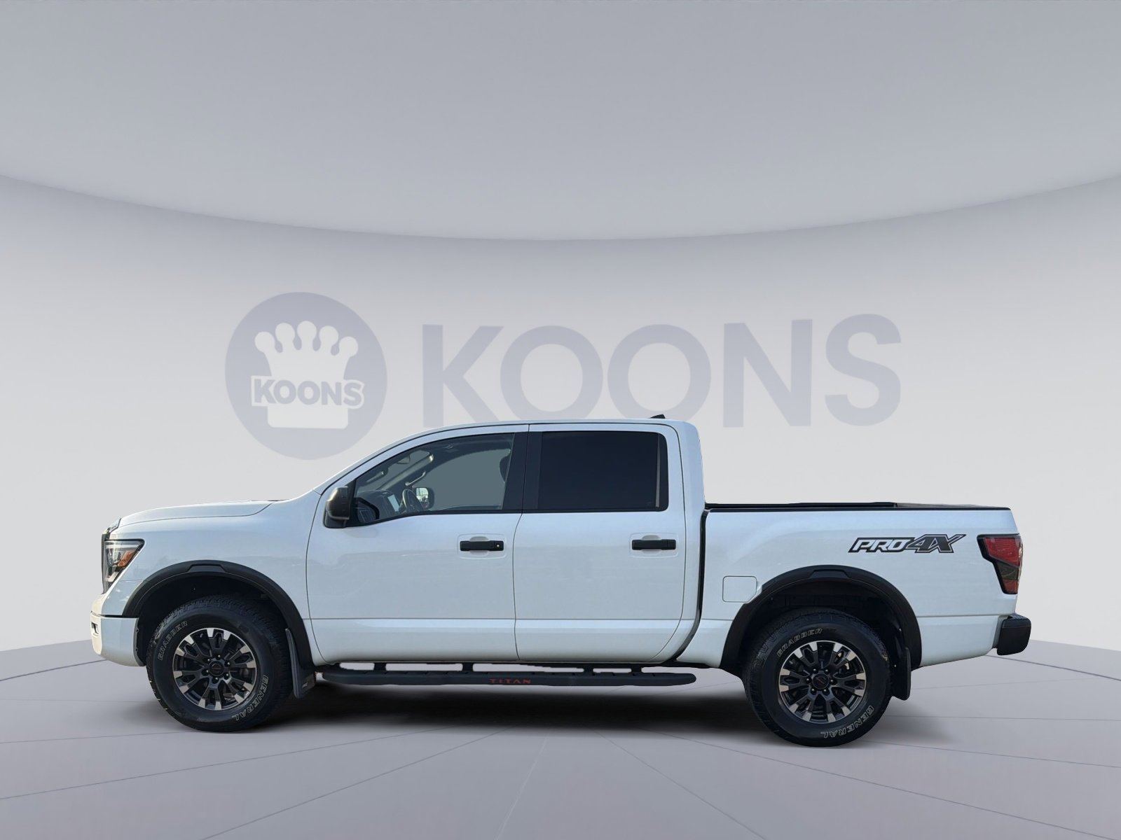 Used 2022 Nissan Titan PRO-4X w/ Off Road Protection Package image 2