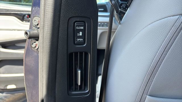Used 2023 Honda Odyssey Touring image 34