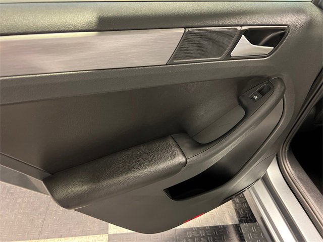 Used 2016 Volkswagen Jetta Sport image 17