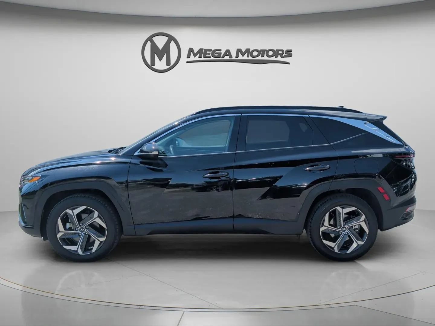 Used 2024 Hyundai Tucson Limited AWD/4WD image 3