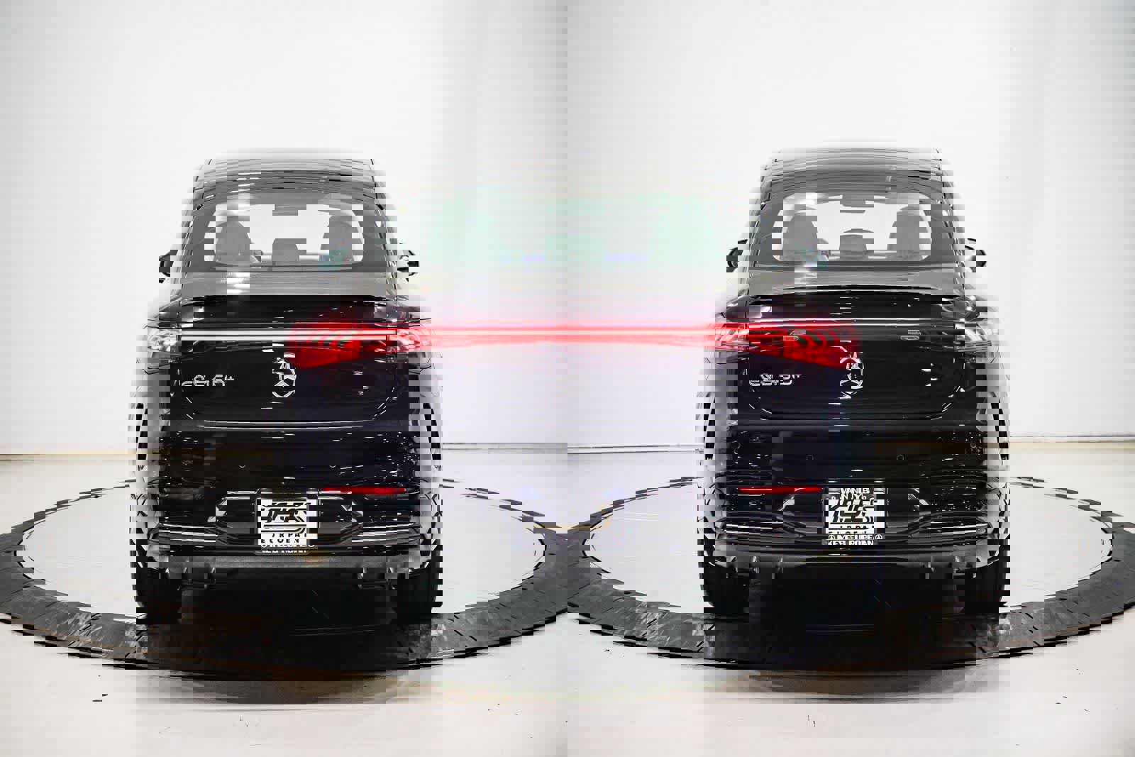 Used 2023 Mercedes-Benz EQS 450+ Sedan image 3