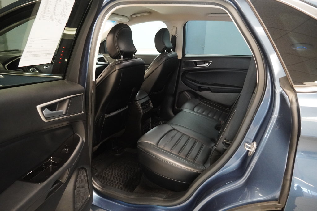 Used 2018 Ford Edge SEL w/ Equipment Group 201A AWD/4WD image 18