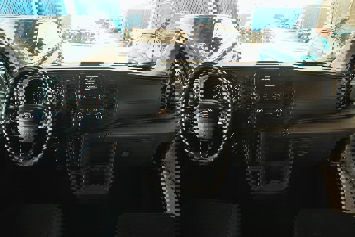 Used 2021 Ford Transit 350 XLT image 12