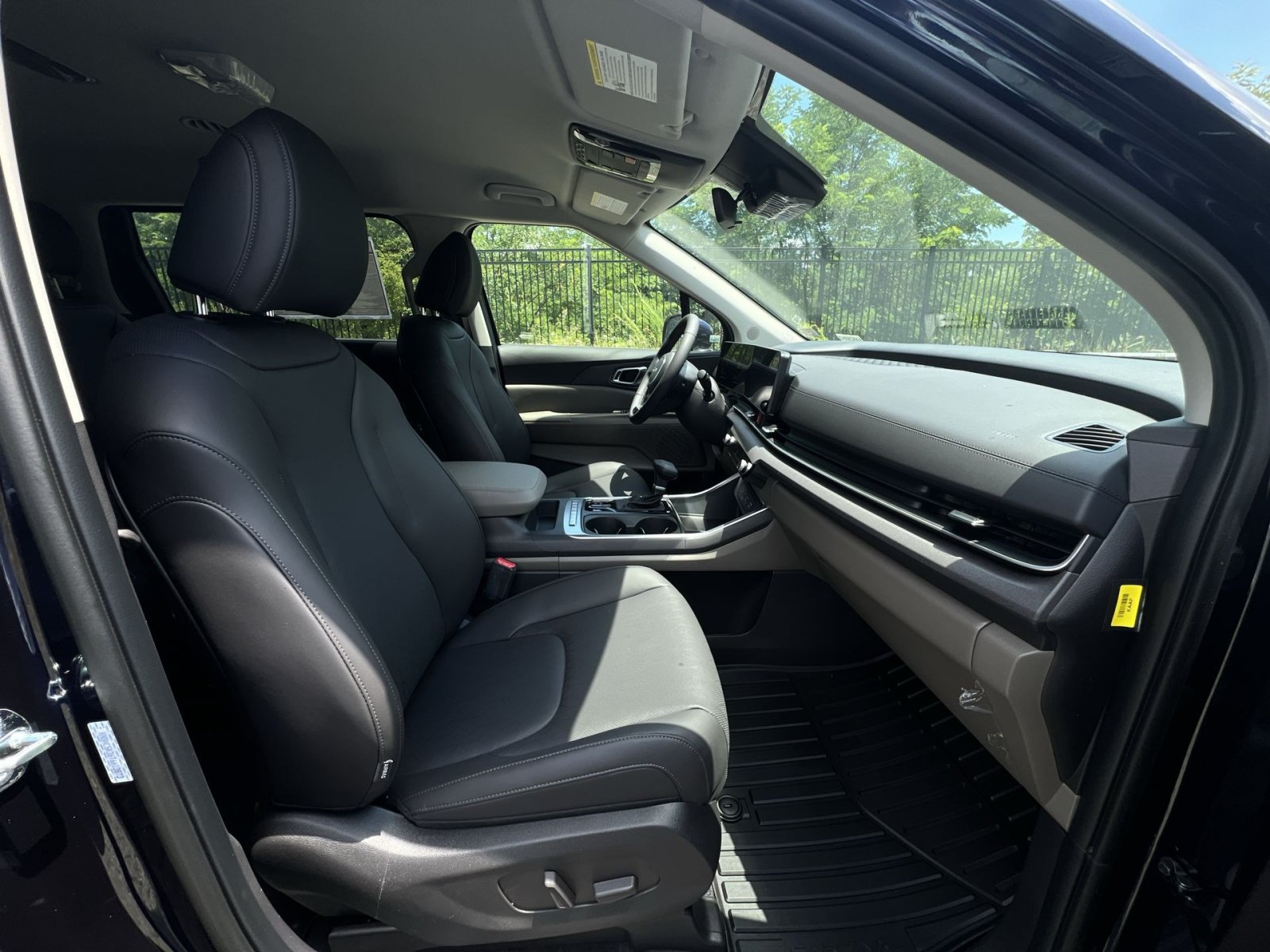New 2026 Kia Carnival EX FWD image 43