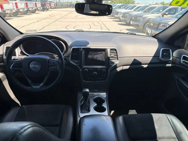 Used 2018 Jeep Grand Cherokee Altitude AWD/4WD image 24