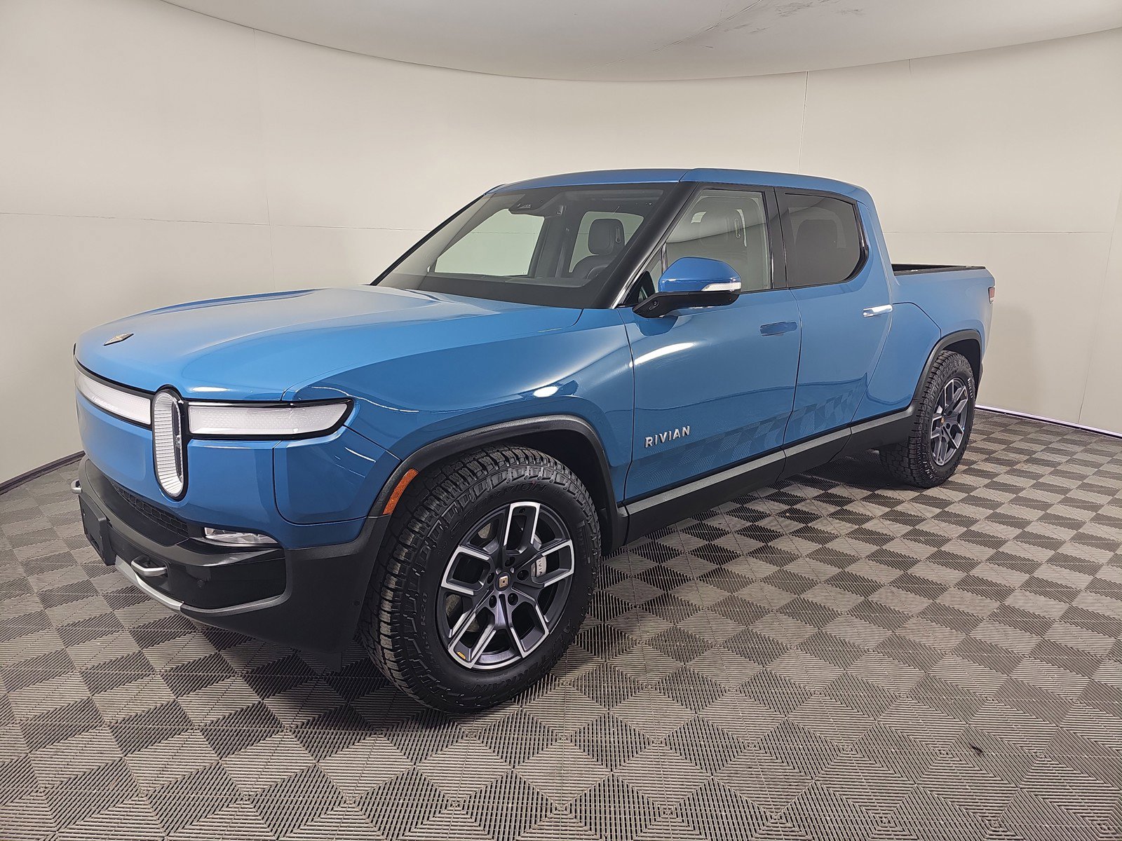 Used 2024 Rivian R1T Adventure
