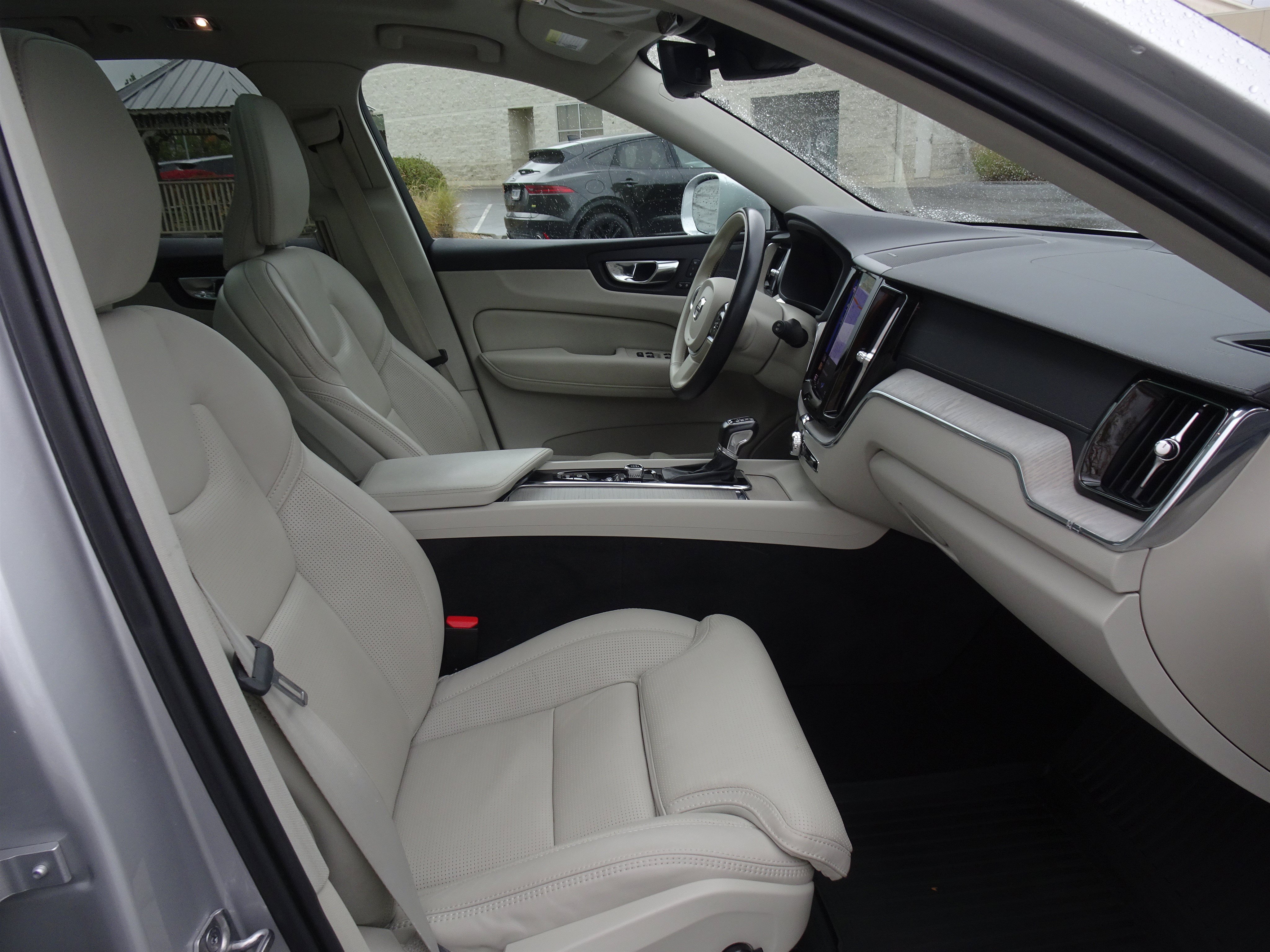 Used 2021 Volvo XC60 T6 Inscription AWD/4WD image 25