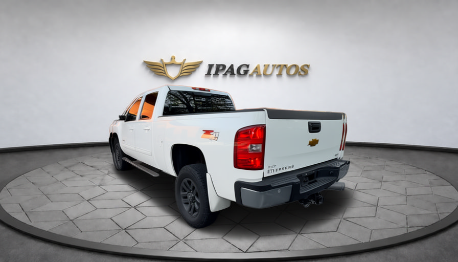 Used 2014 Chevrolet Silverado 2500 LTZ w/ LTZ Plus Package AWD/4WD image 6