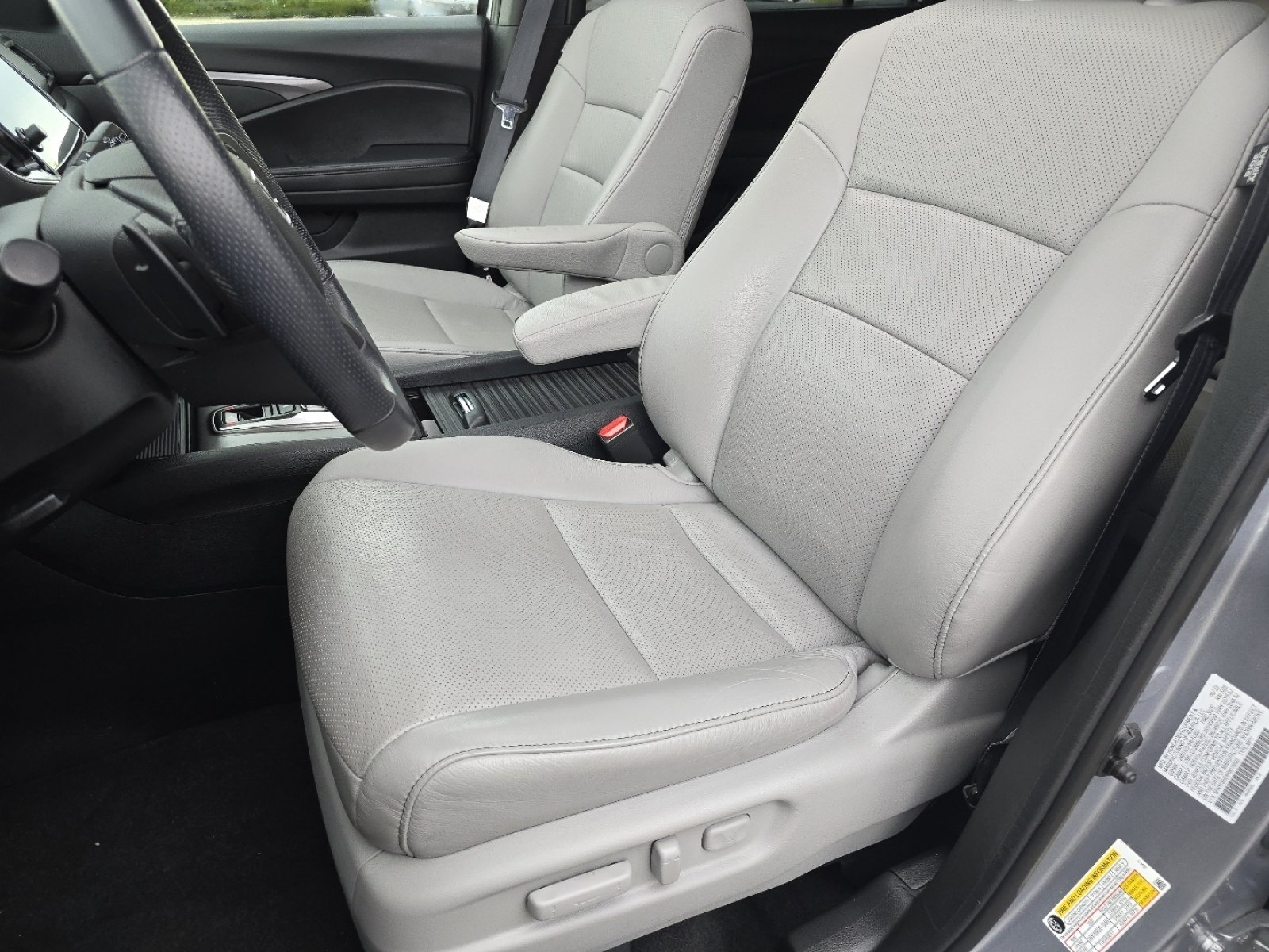 Used 2023 Honda Passport EX-L image 24