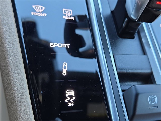 Used 2023 Porsche Cayenne image 15