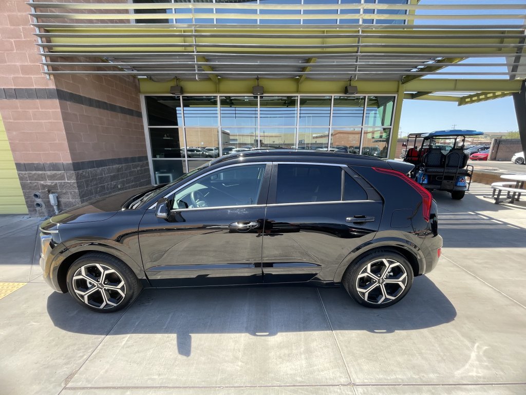 Used 2023 Kia Niro EX Touring image 5