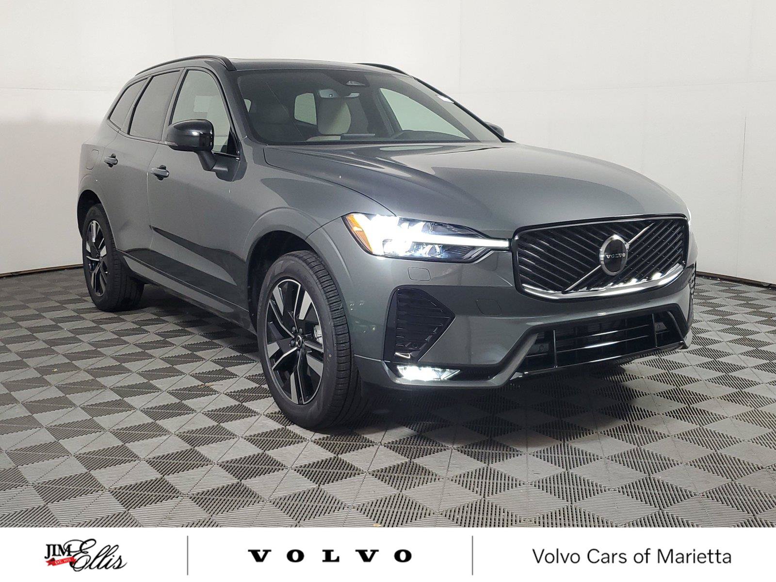 New 2027 Volvo XC60 B5 Core AWD/4WD image 1