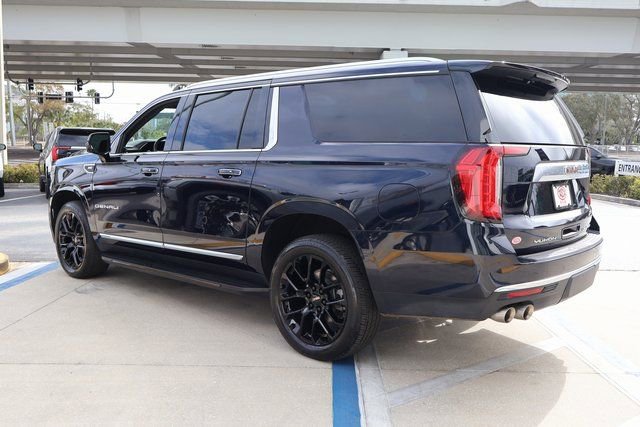 Certified 2023 GMC Yukon XL Denali image 4