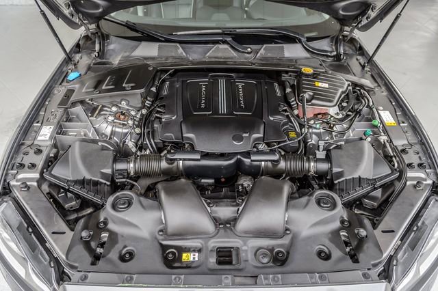 Used 2018 Jaguar XJ R-Sport RWD image 17