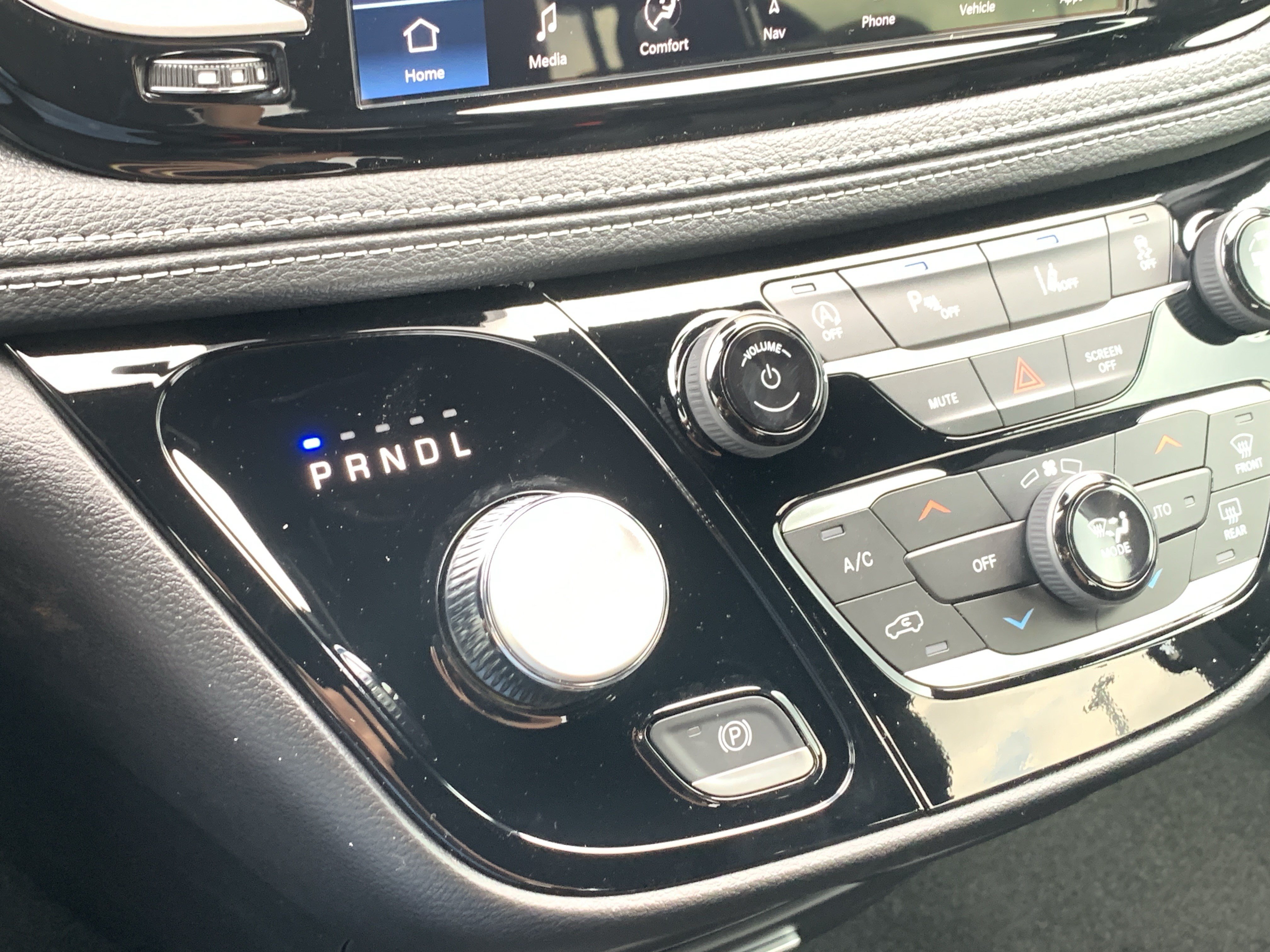 New 2027 Chrysler Pacifica Select FWD image 28