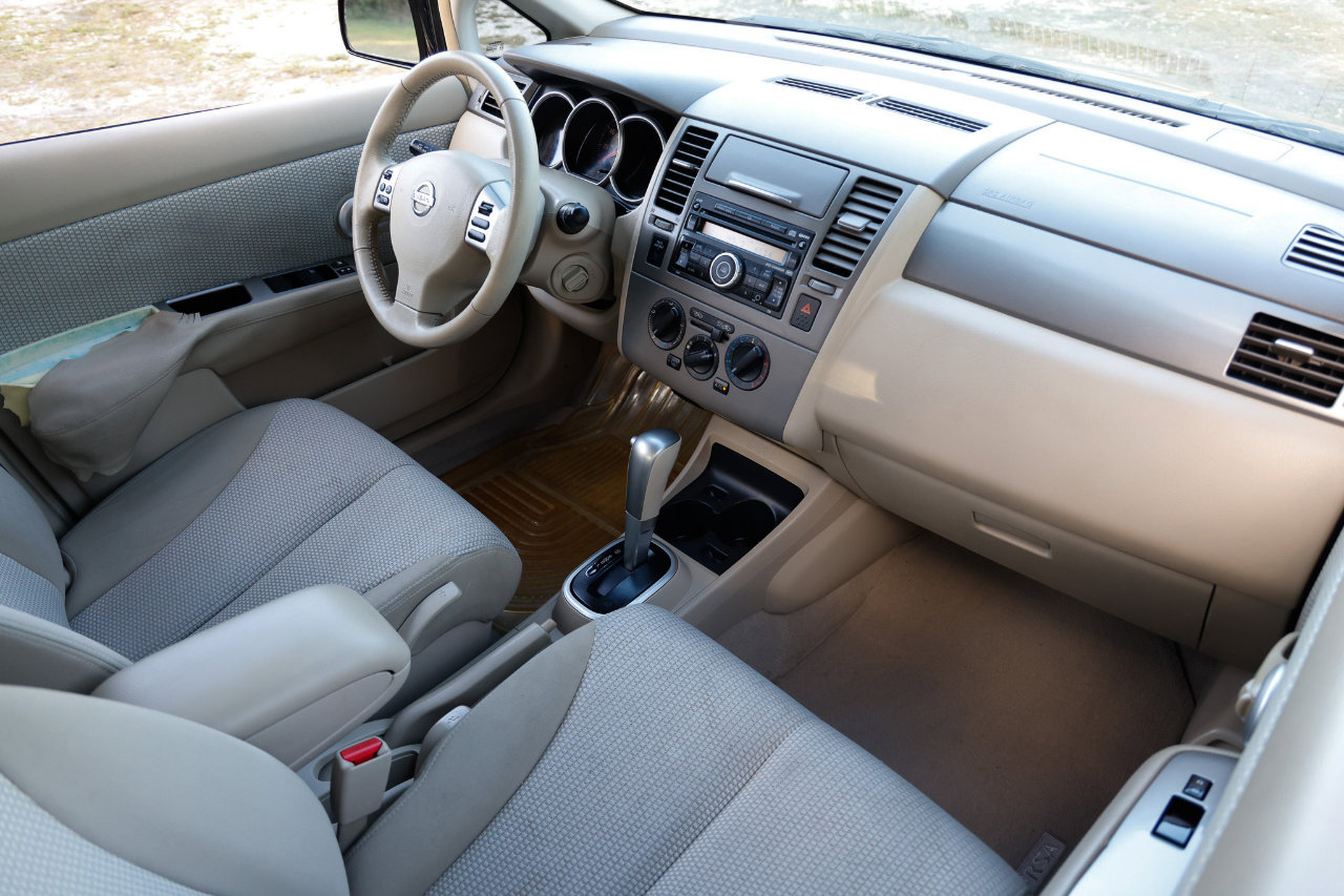 Used 2009 Nissan Versa 1.8 S w/ Convenience Pkg image 16