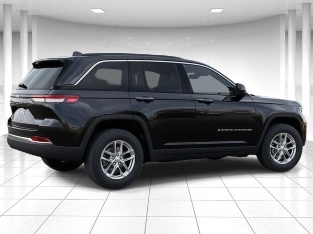 New 2025 Jeep Grand Cherokee Laredo X w/ Luxury Tech Group I AWD/4WD image 4
